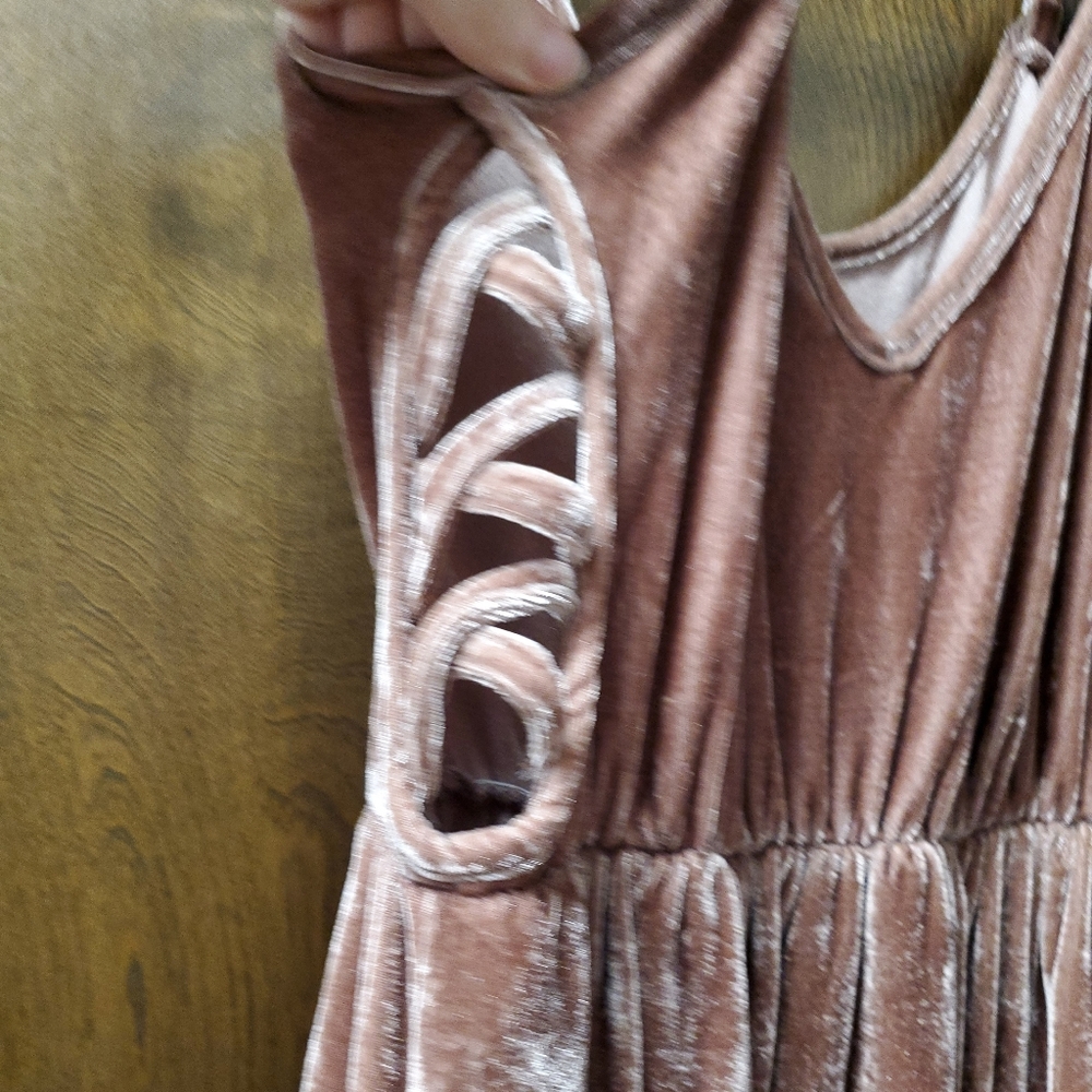 Dress - Picture 2 of 3